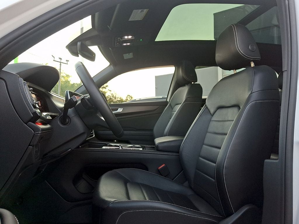 2024 Volkswagen Atlas Cross Sport 2.0T SEL R-Line