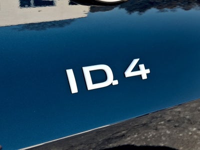 2023 Volkswagen ID.4 Pro