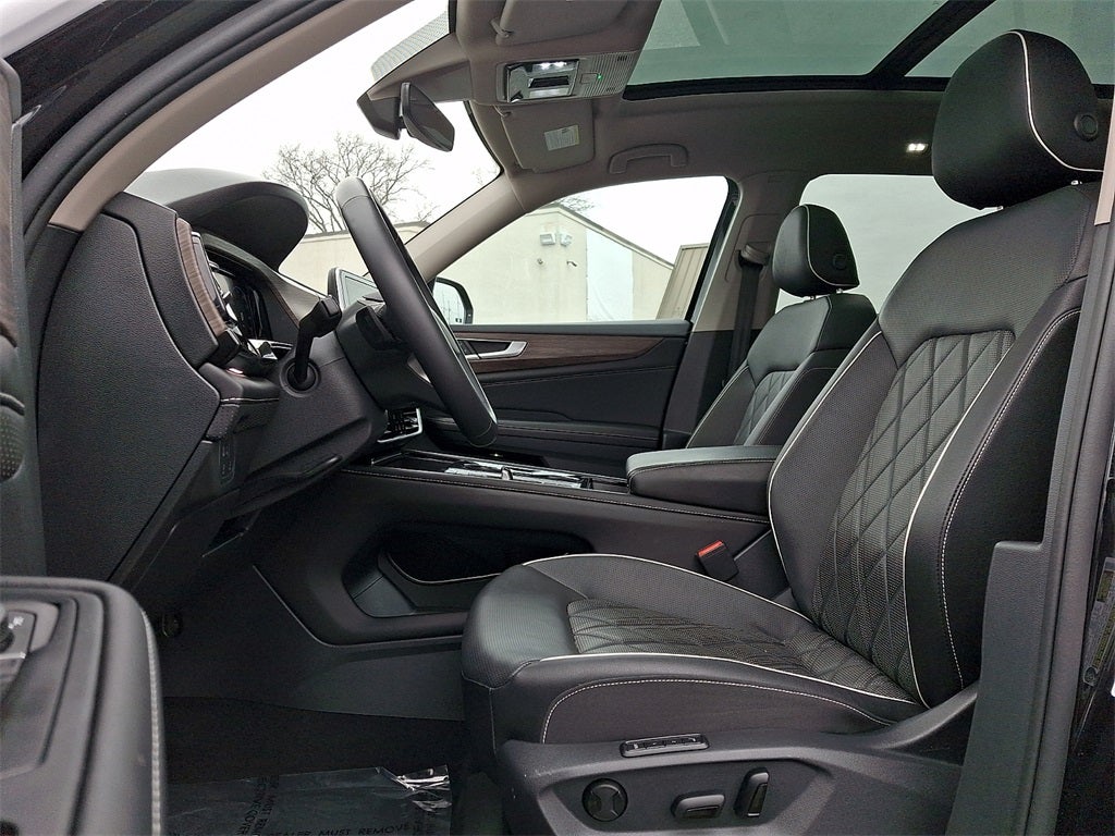 2025 Volkswagen Atlas 2.0T SEL Premium R-Line