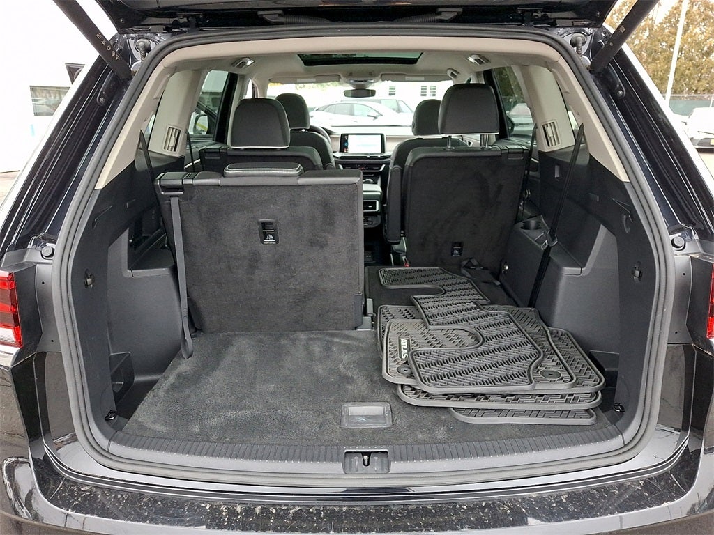 2025 Volkswagen Atlas 2.0T SEL Premium R-Line