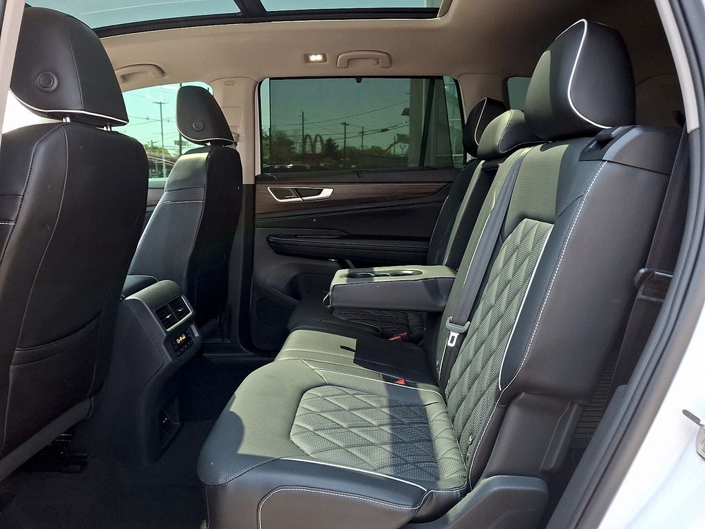2024 Volkswagen Atlas 2.0T SEL Premium R-Line