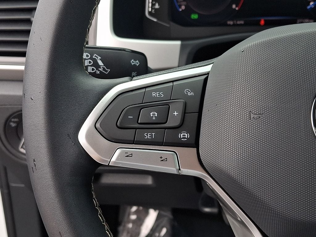 2023 Volkswagen Atlas 2.0T SE w/Technology