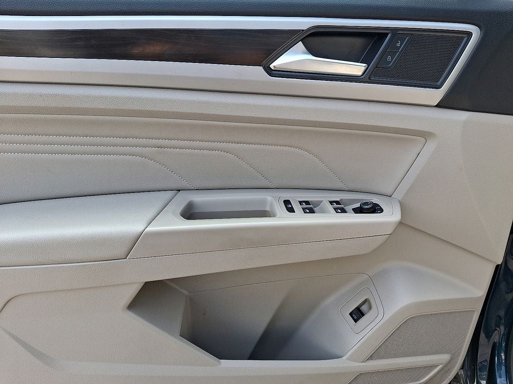 2023 Volkswagen Atlas 2.0T SE w/Technology