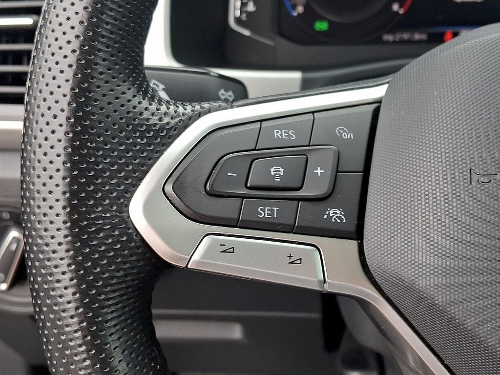 2023 Volkswagen Atlas Cross Sport 2.0T SEL R-Line