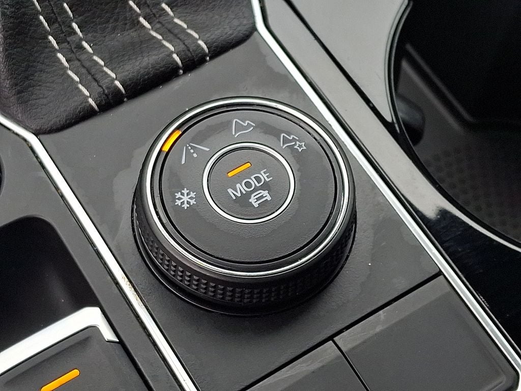 2023 Volkswagen Atlas Cross Sport 2.0T SEL R-Line