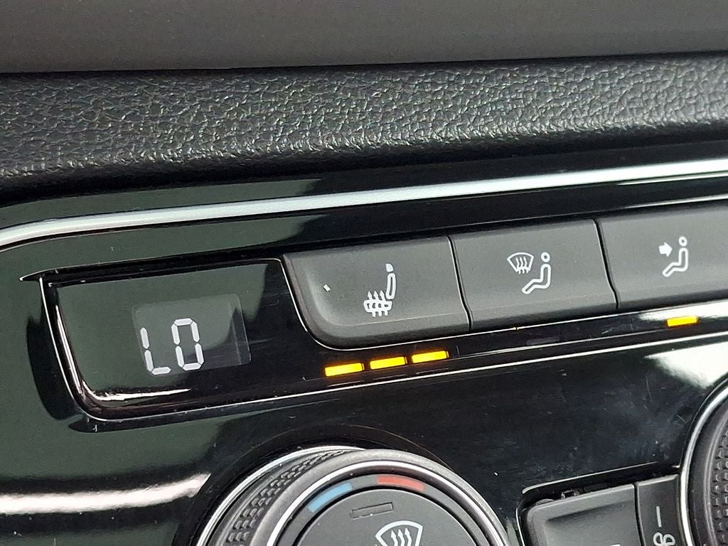 2023 Volkswagen Atlas Cross Sport 2.0T SEL R-Line
