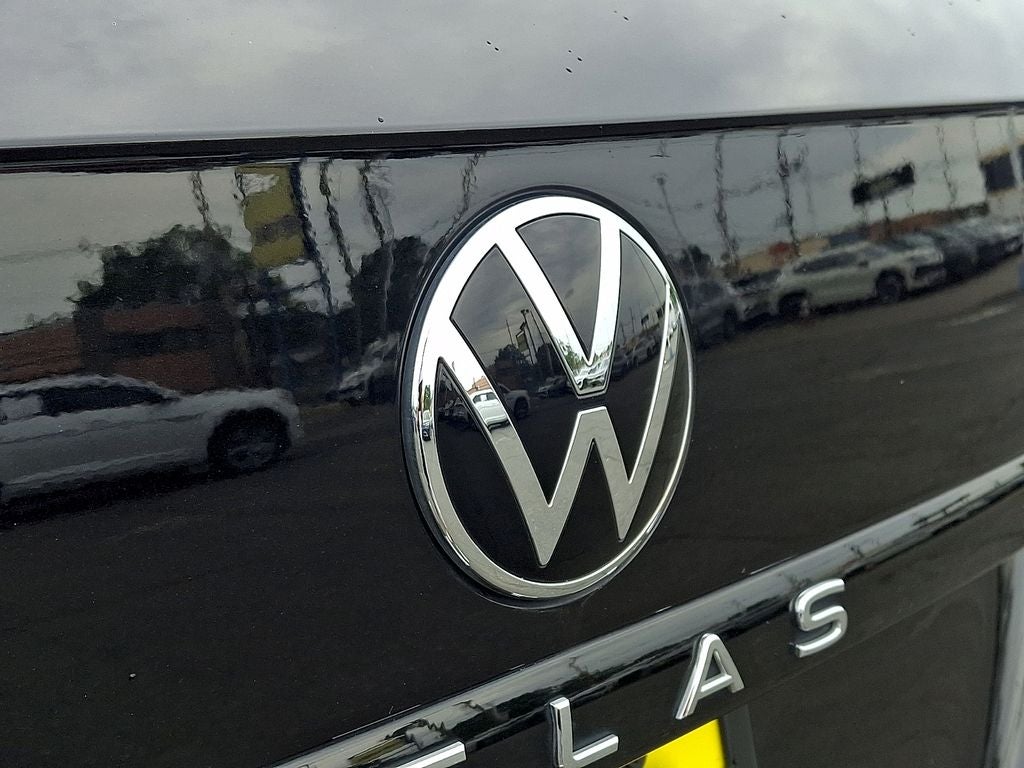 2023 Volkswagen Atlas Cross Sport 2.0T SEL R-Line