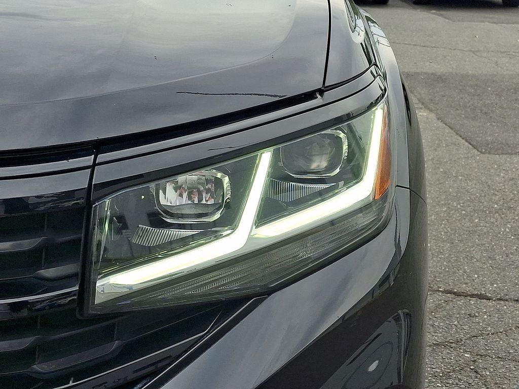 2023 Volkswagen Atlas Cross Sport 2.0T SEL R-Line