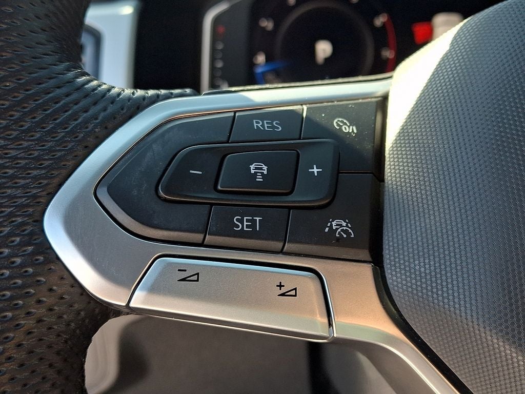 2023 Volkswagen Atlas Cross Sport 3.6L V6 SEL R-Line