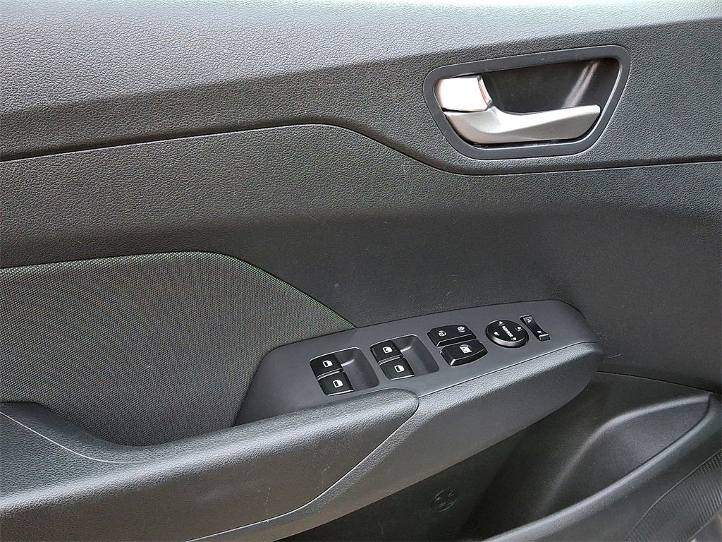 2022 Hyundai Accent SE