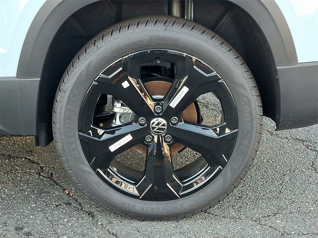 2025 Volkswagen Taos 1.5T SE Black