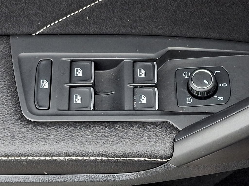 2023 Volkswagen Tiguan 2.0T SEL R-Line