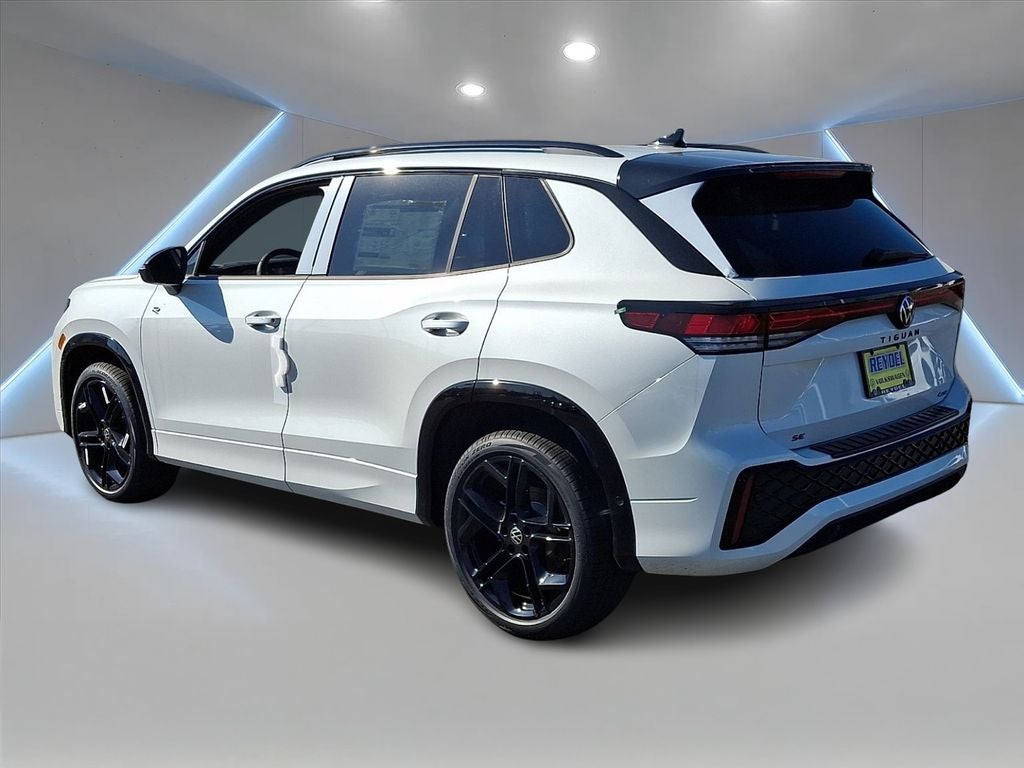 2026 Volkswagen Tiguan 2.0T SE R-Line Black