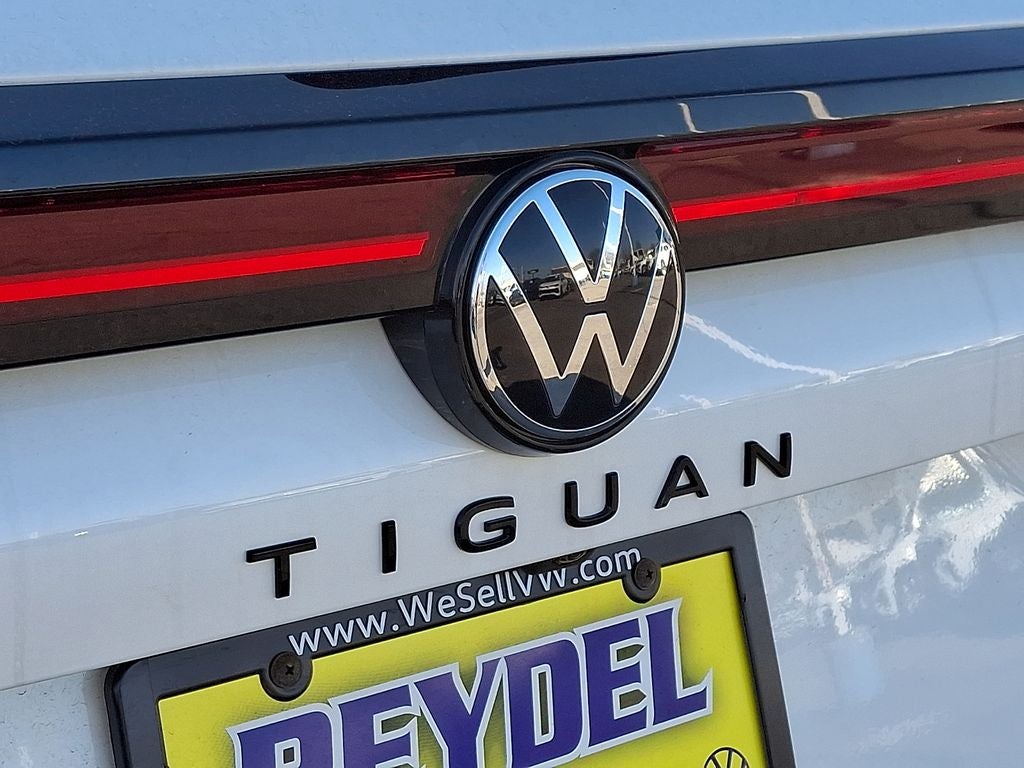 2026 Volkswagen Tiguan 2.0T SE R-Line Black