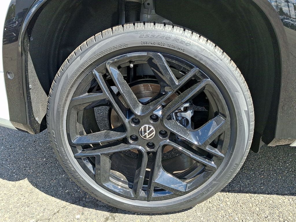 2026 Volkswagen Tiguan 2.0T SE R-Line Black