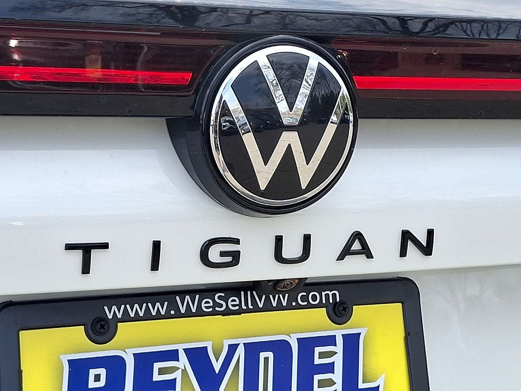 2026 Volkswagen Tiguan 2.0T SE R-Line Black