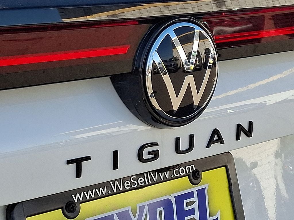 2026 Volkswagen Tiguan 2.0T SE R-Line Black