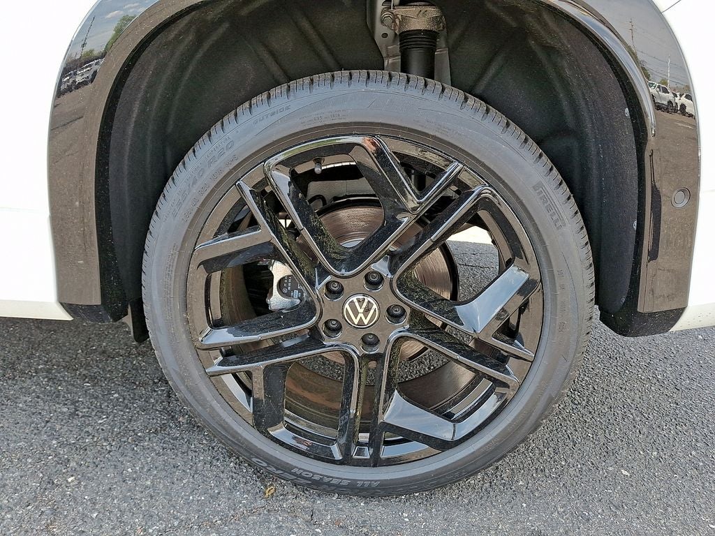 2026 Volkswagen Tiguan 2.0T SE R-Line Black