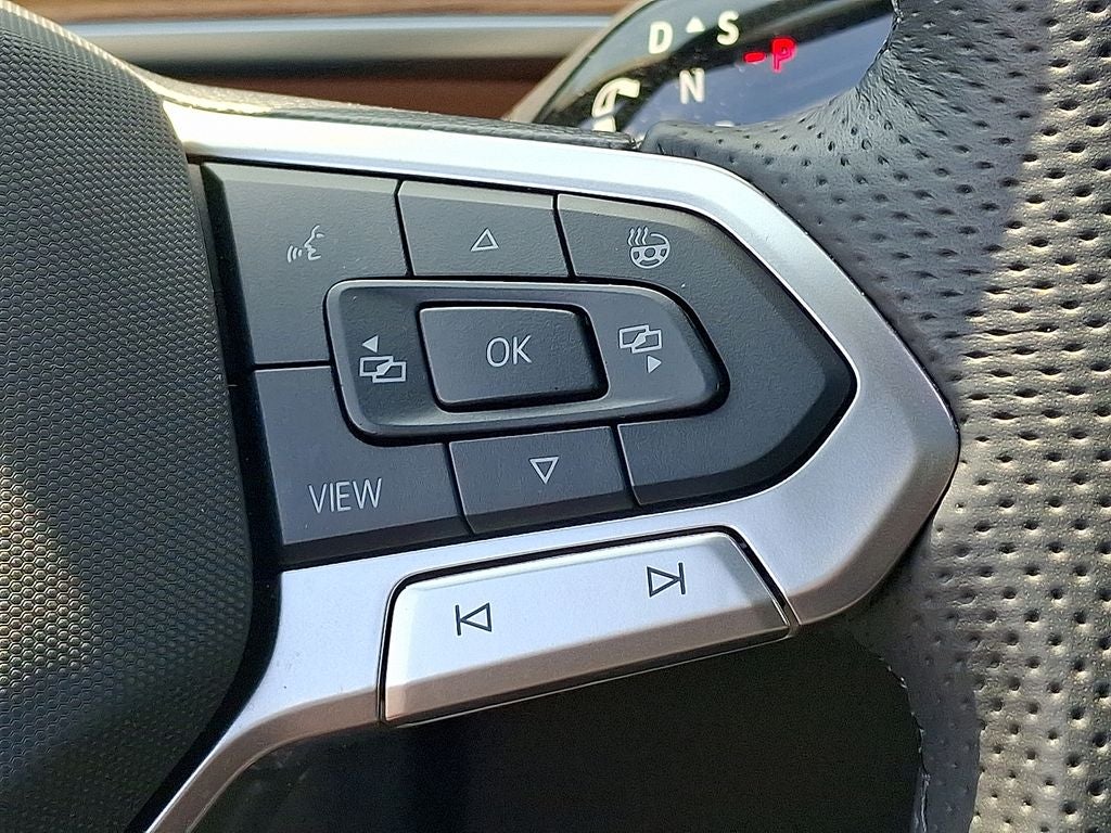 2025 Volkswagen Tiguan 2.0T SEL R-Line