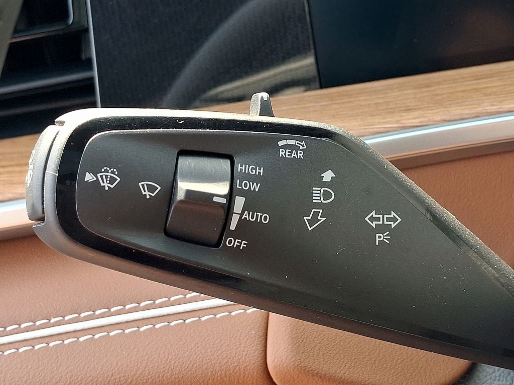 2025 Volkswagen Tiguan 2.0T SEL R-Line