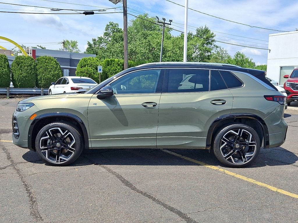 2025 Volkswagen Tiguan 2.0T SEL R-Line