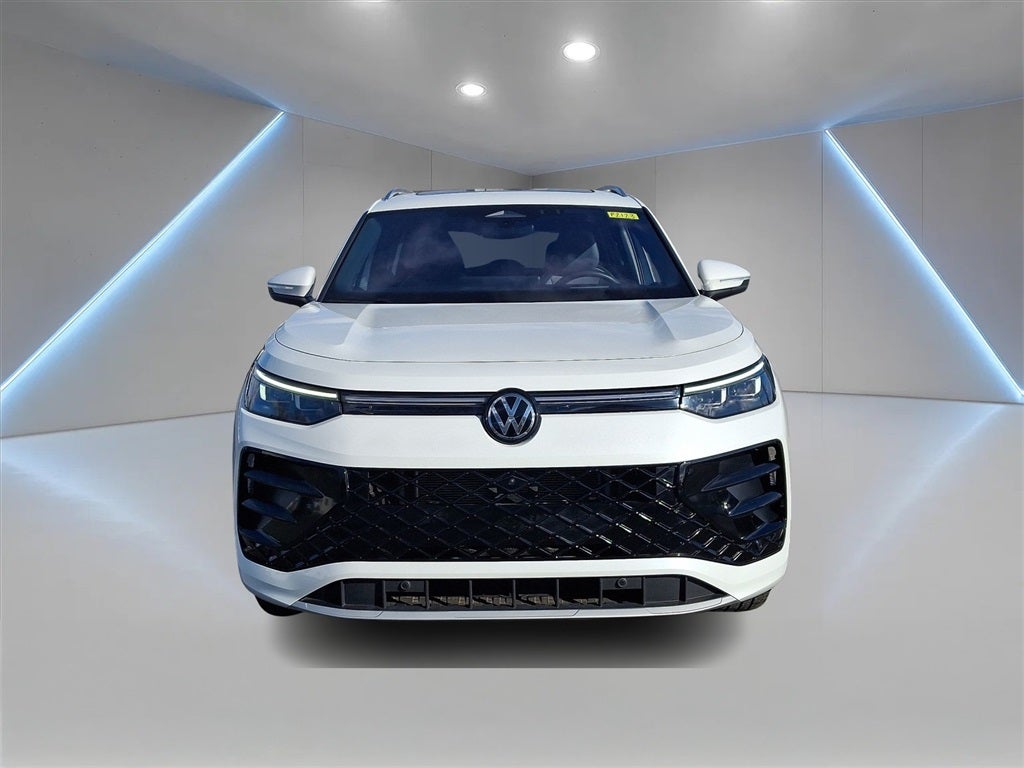 2025 Volkswagen Tiguan 2.0T SEL R-Line