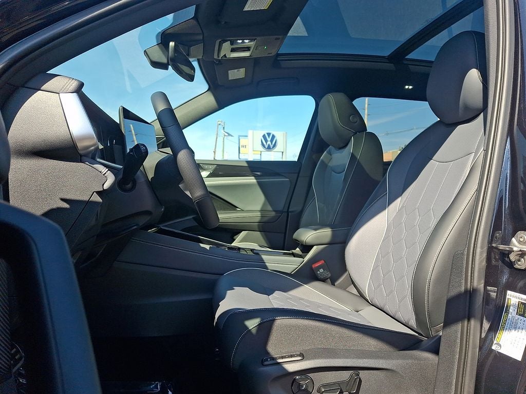 2025 Volkswagen Tiguan 2.0T SEL R-Line