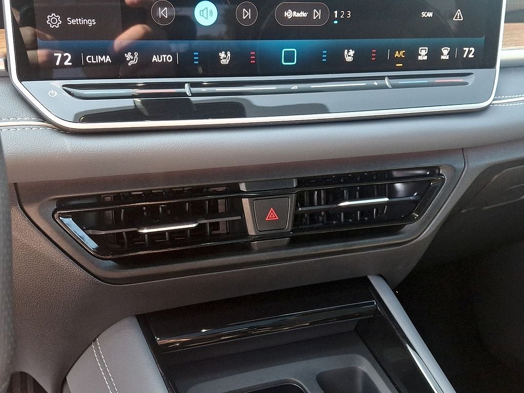 2025 Volkswagen Tiguan 2.0T SEL R-Line