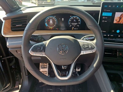 2025 Volkswagen Tiguan 2.0T SEL R-Line