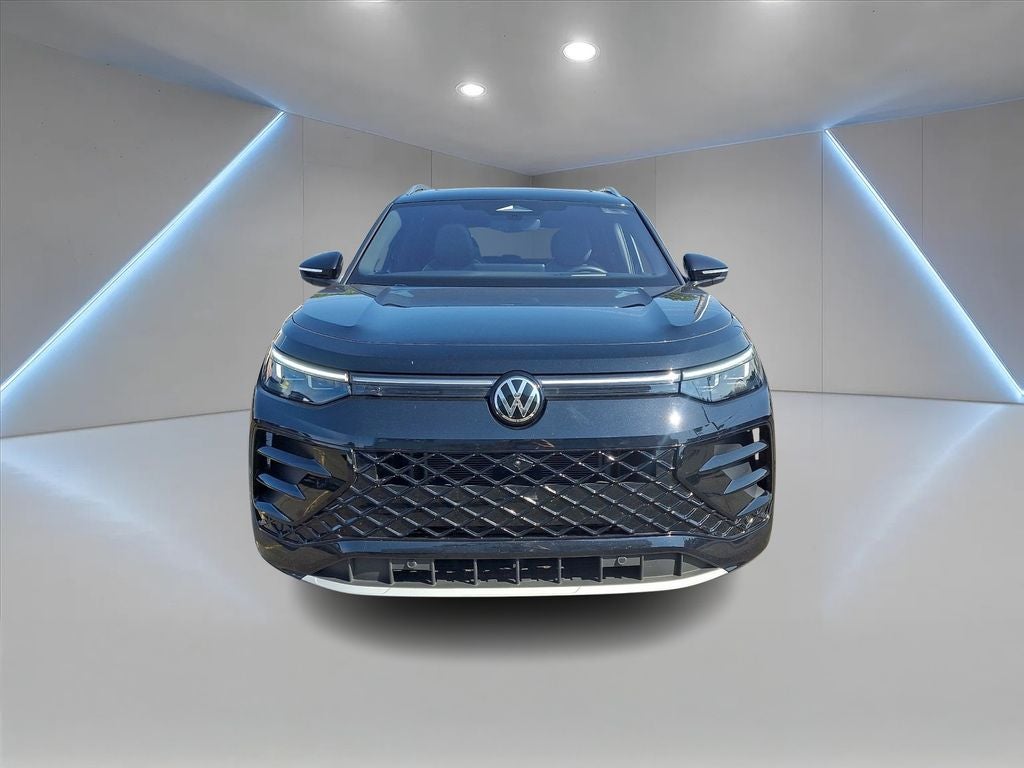 2025 Volkswagen Tiguan 2.0T SEL R-Line