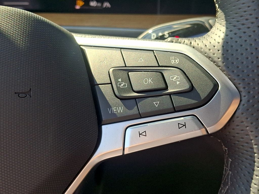 2025 Volkswagen Tiguan 2.0T SEL R-Line