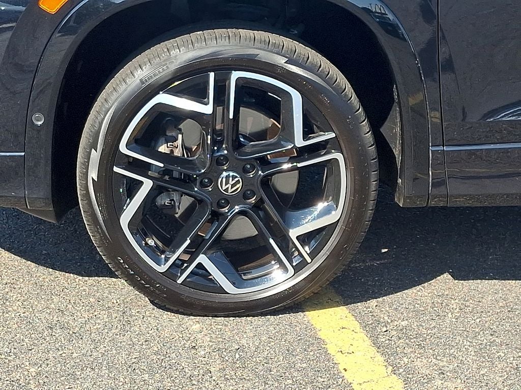 2025 Volkswagen Tiguan 2.0T SEL R-Line