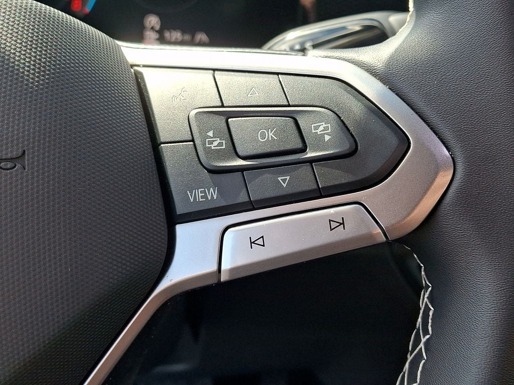 2025 Volkswagen Tiguan 2.0T SE