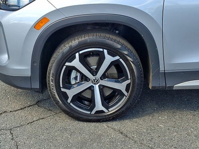 2025 Volkswagen Tiguan 2.0T SE