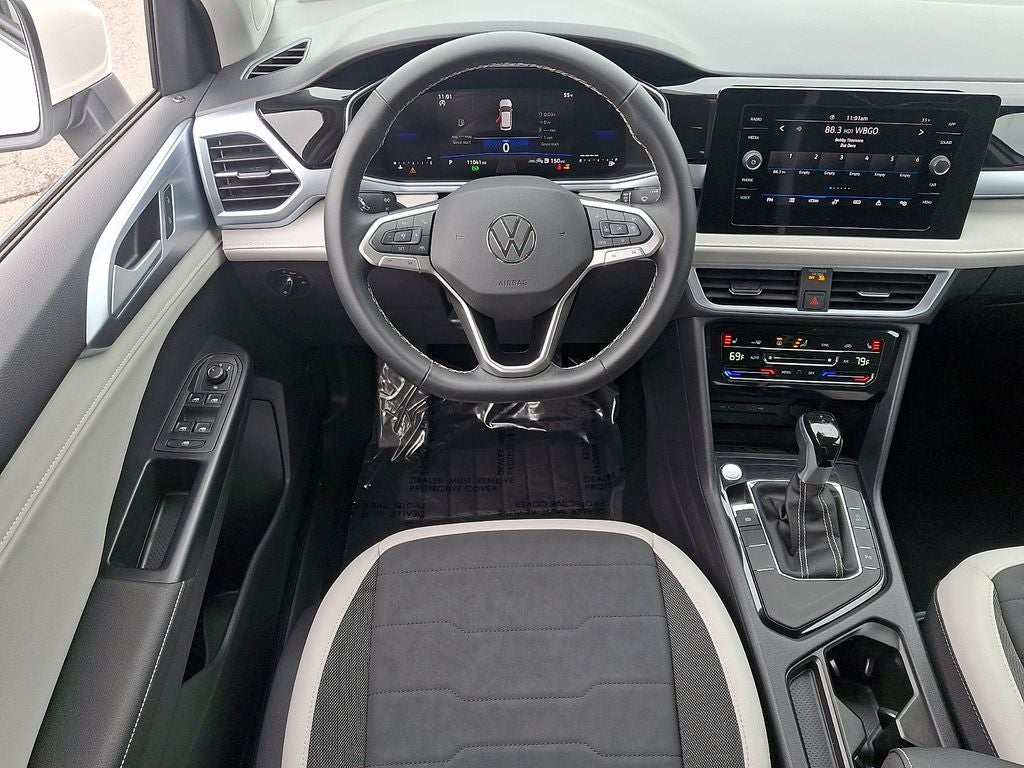 2025 Volkswagen Taos 1.5T SE