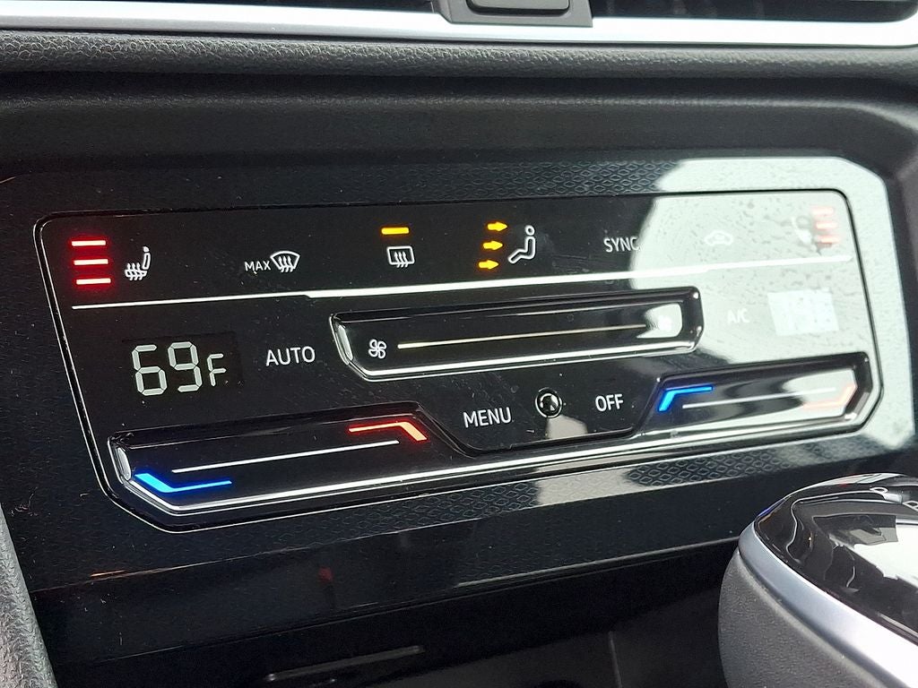 2025 Volkswagen Taos 1.5T SE