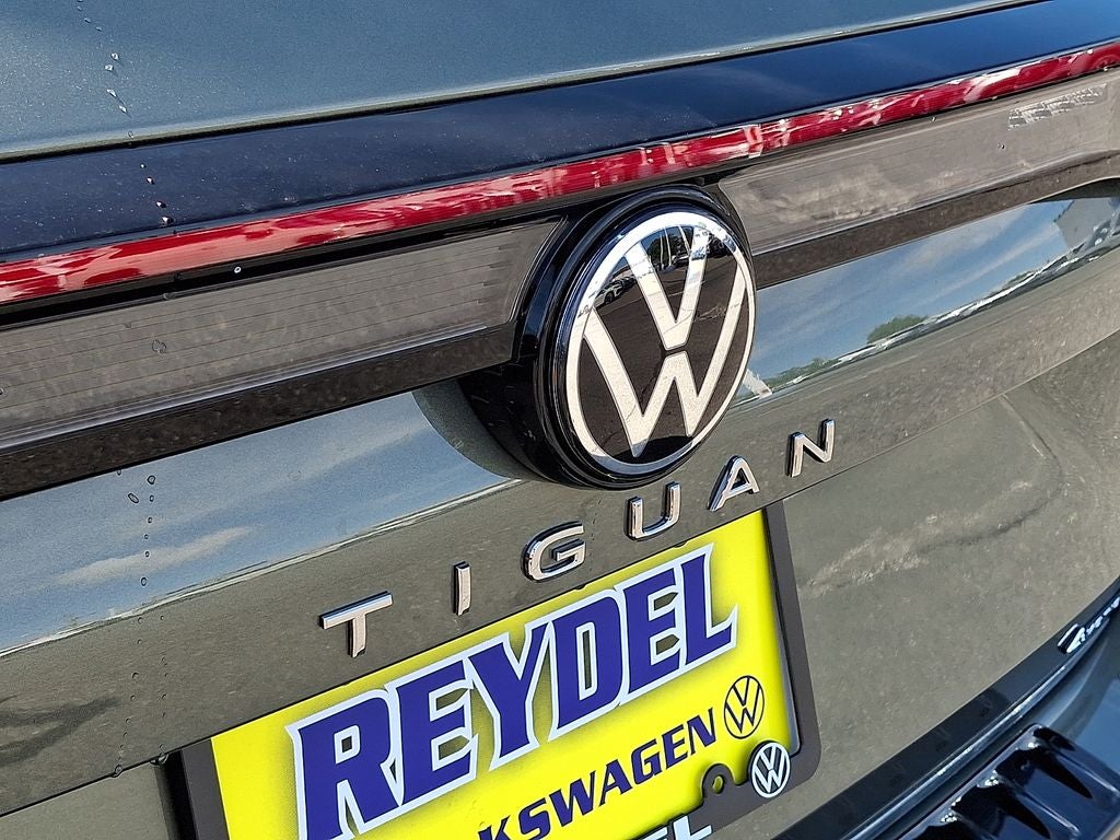 2026 Volkswagen Tiguan 2.0T SEL R-Line