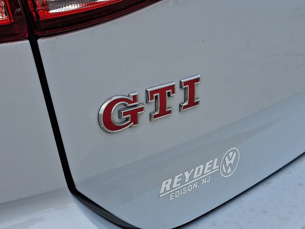 2021 Volkswagen Golf GTI 2.0T SE
