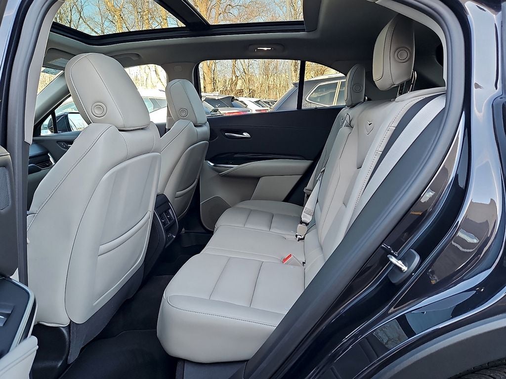 2023 Cadillac XT4 Premium Luxury