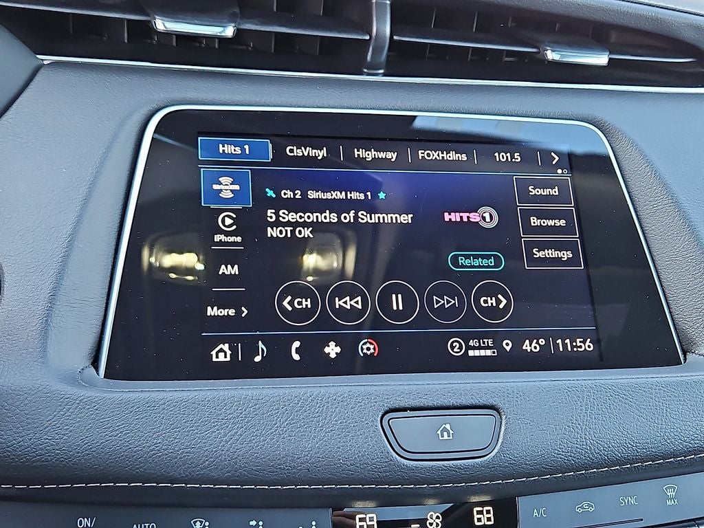 2023 Cadillac XT4 Premium Luxury