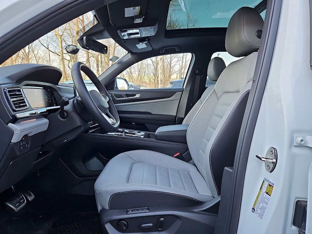 2024 Volkswagen Atlas Cross Sport 2.0T SEL R-Line