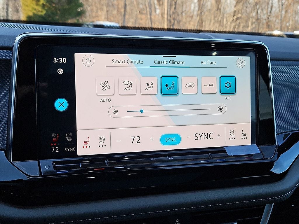 2024 Volkswagen Atlas Cross Sport 2.0T SEL R-Line