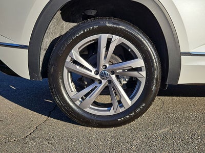 2024 Volkswagen Atlas Cross Sport 2.0T SEL R-Line