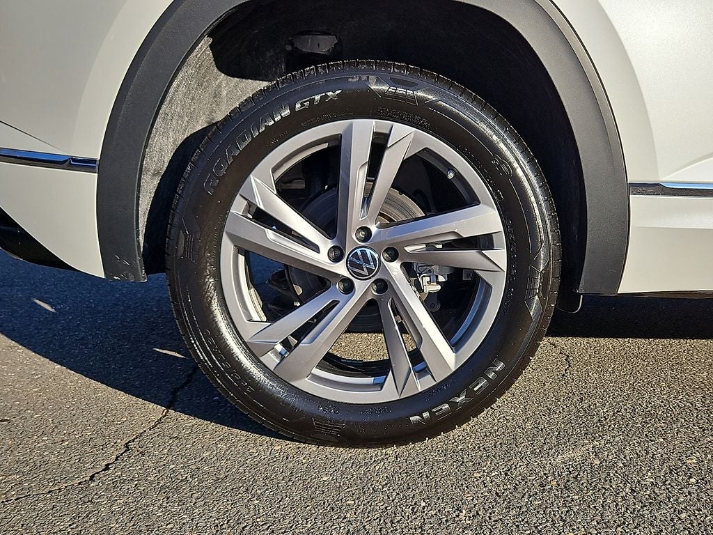 2024 Volkswagen Atlas Cross Sport 2.0T SEL R-Line