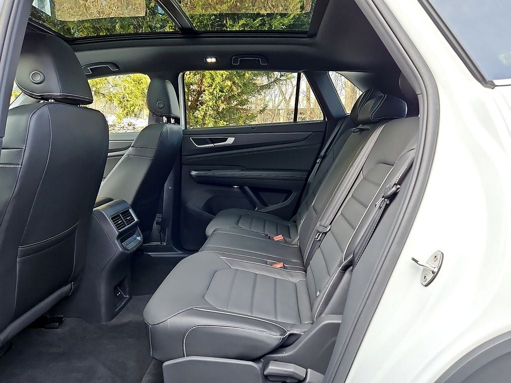 2024 Volkswagen Atlas Cross Sport 2.0T SEL R-Line