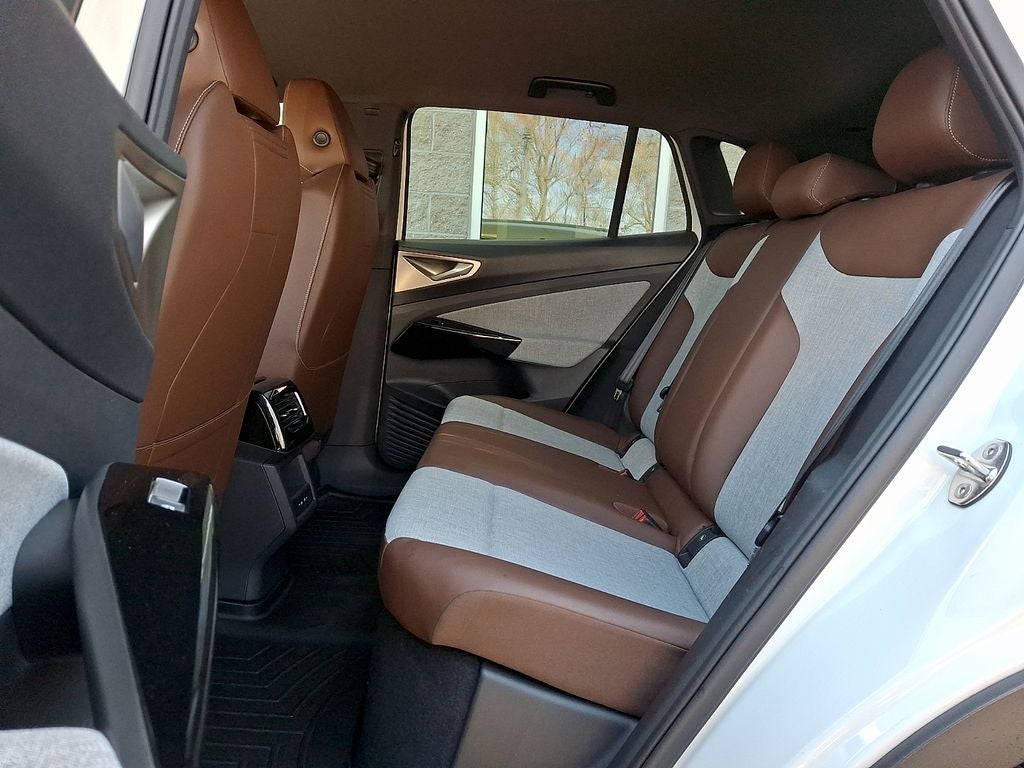 2023 Volkswagen ID.4 Pro