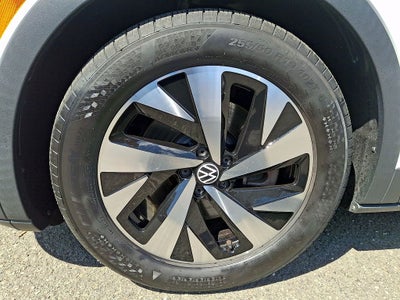 2023 Volkswagen ID.4 Pro