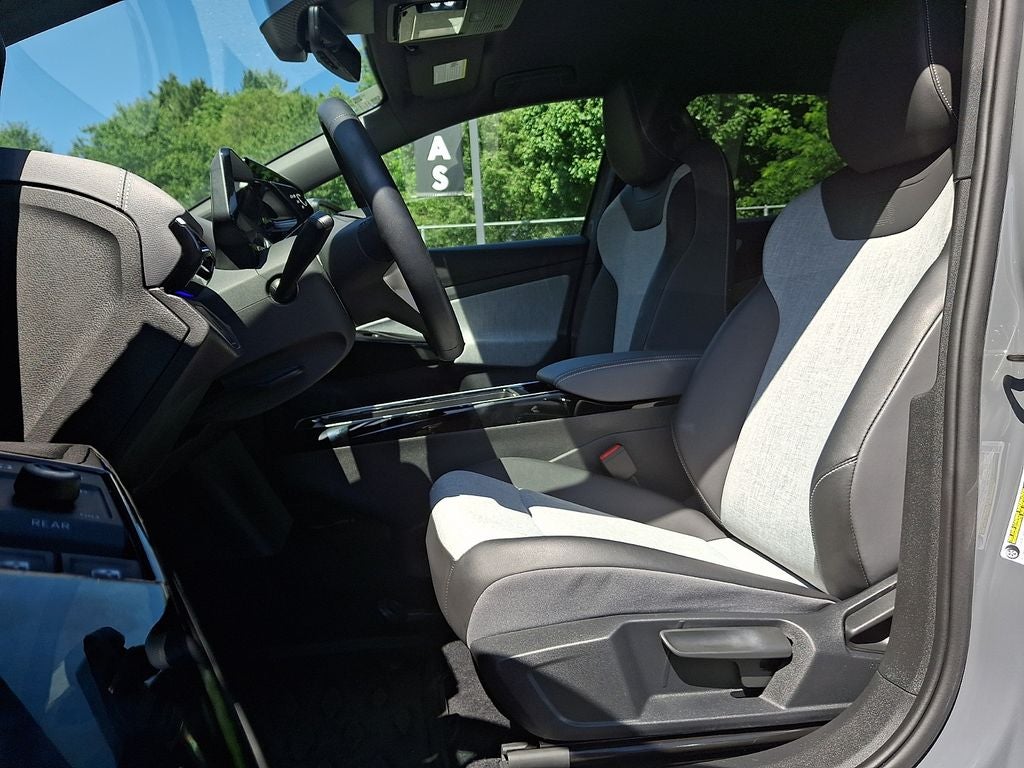 2023 Volkswagen ID.4 Pro