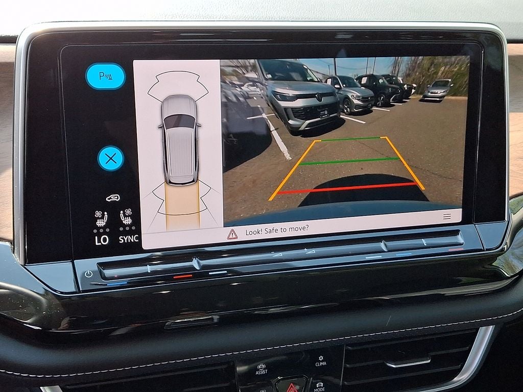 2025 Volkswagen Atlas 2.0T SE w/Technology