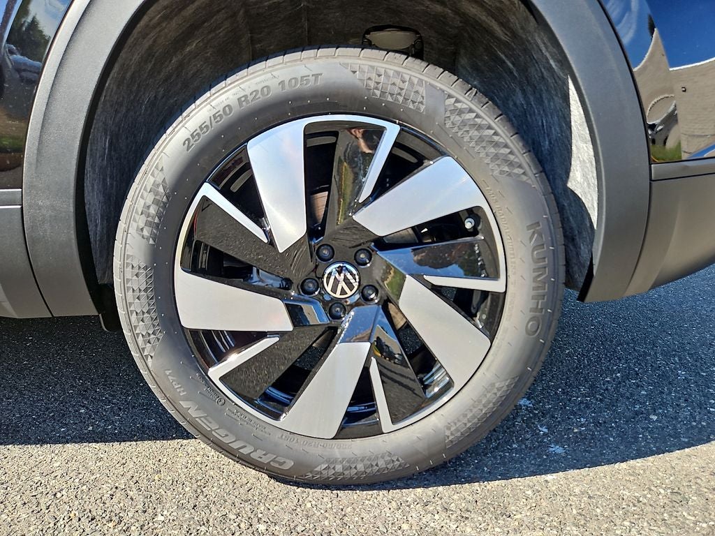 2026 Volkswagen Atlas Cross Sport SE w/Technology